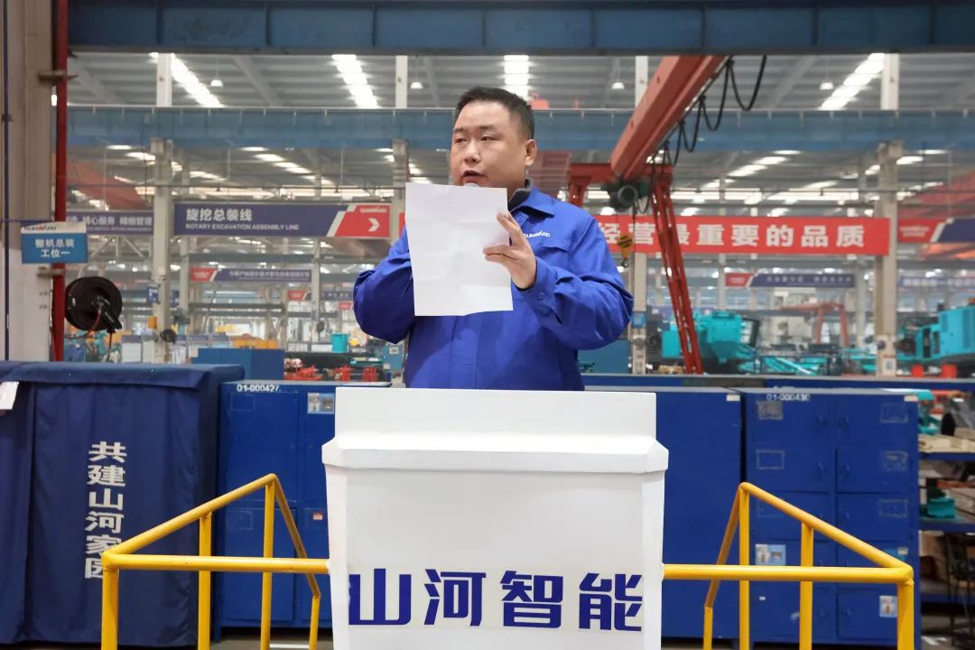 向榜样学习!56名职工受到职工职业技能竞赛表彰