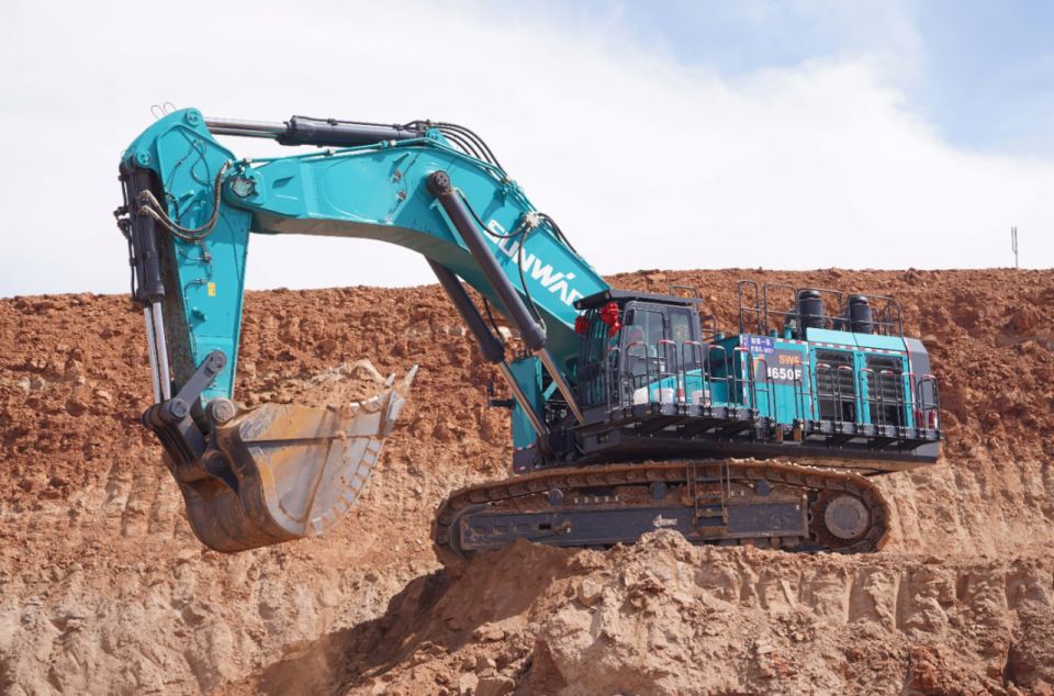 创新引领,实力见证!明星产品荣登“2025工程机械TOP10年度榜”