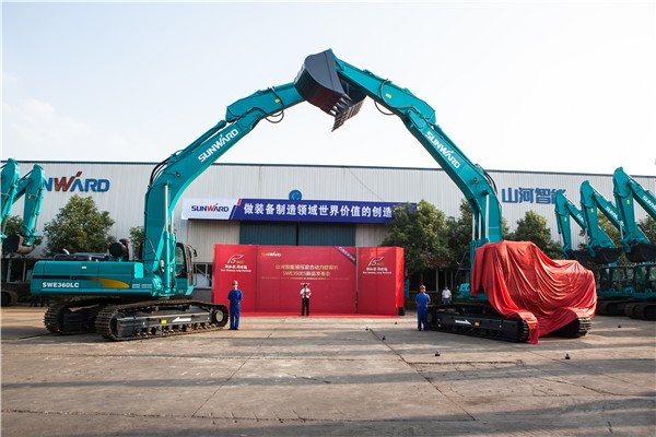 新推“节油王”混合动力挖掘机