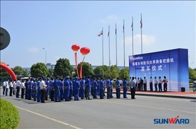 征战国家水利——价值近千万挖掘机批量发往福建