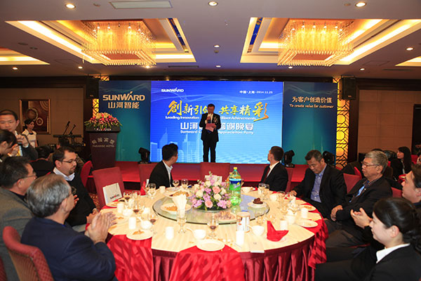 宝马展用创新倾倒客户，现场签单两亿元