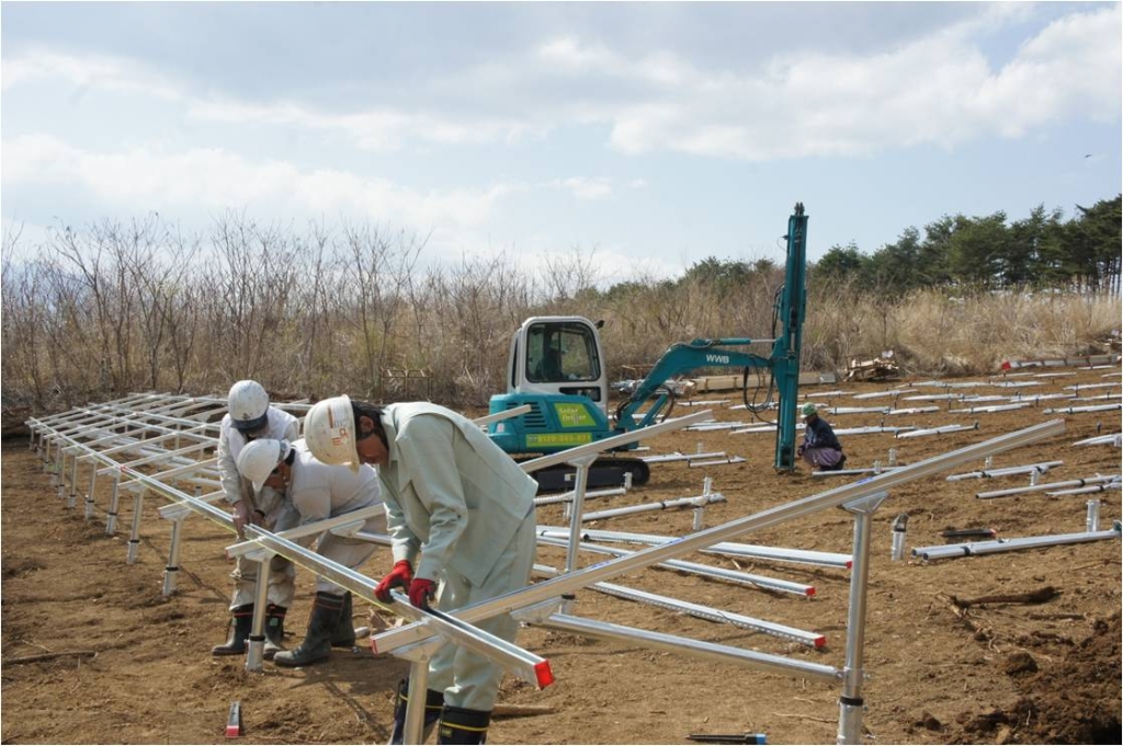 光伏工程施工必备利器---螺旋地桩钻机精彩亮相上海光伏展