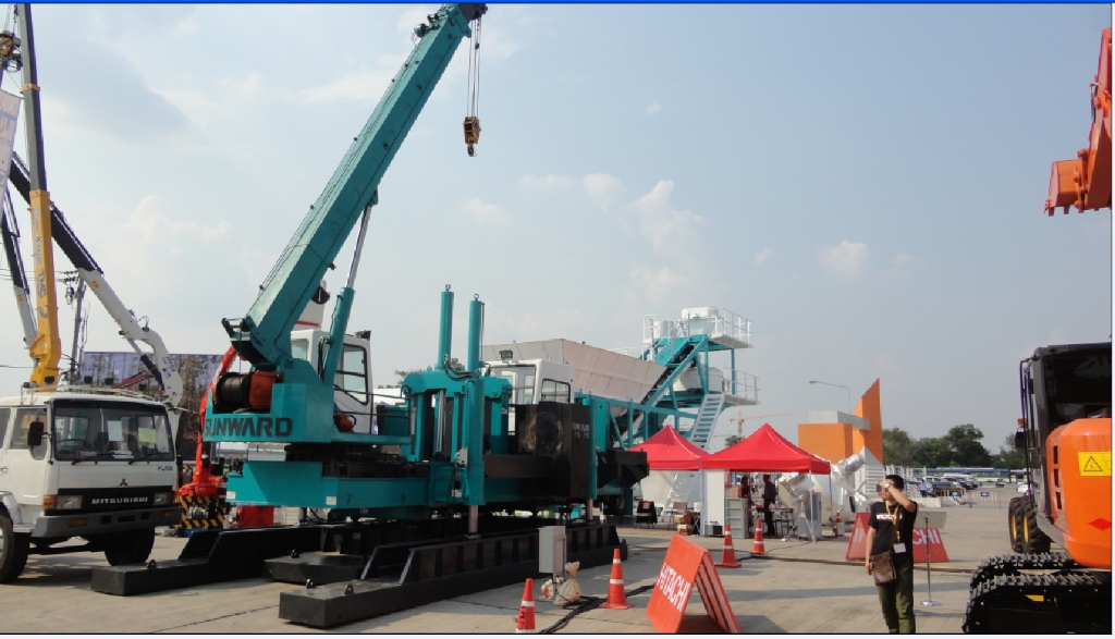 液压静力压桩机“亮剑”