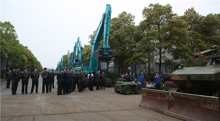 全军军交运输系统首长及国防科大领导莅临参观交流