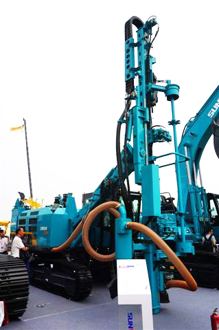 SWDH89A露天液压钻车亮相BICES 2015