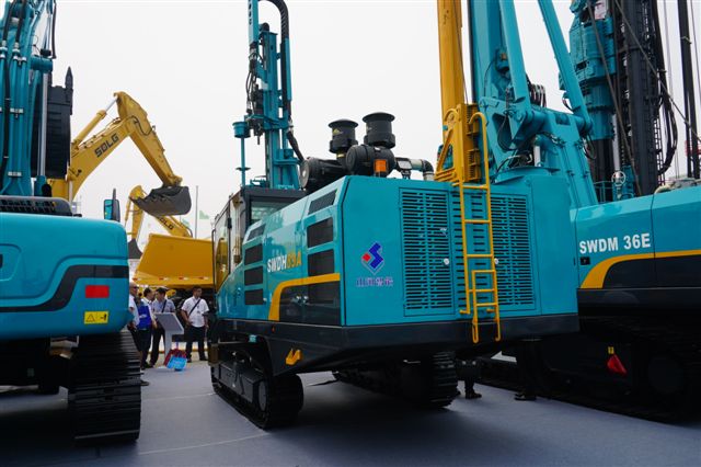 SWDH89A露天液压钻车亮相BICES 2015