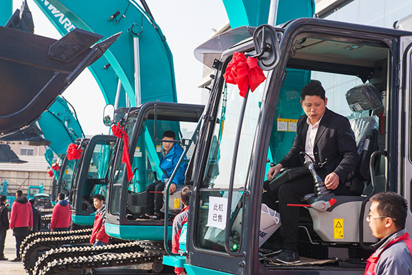 十年相随，成就彼此，来听听挖掘机客户的真实声音