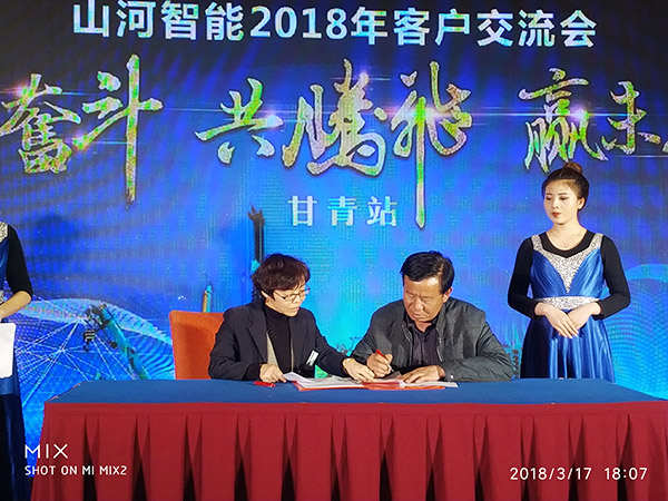 关于节能型挖掘机，张老板算了这样一笔账