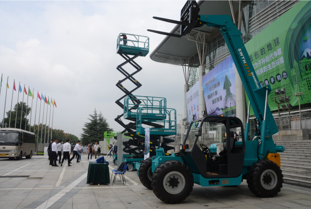 创新“绿”动能 绿博会上展风采