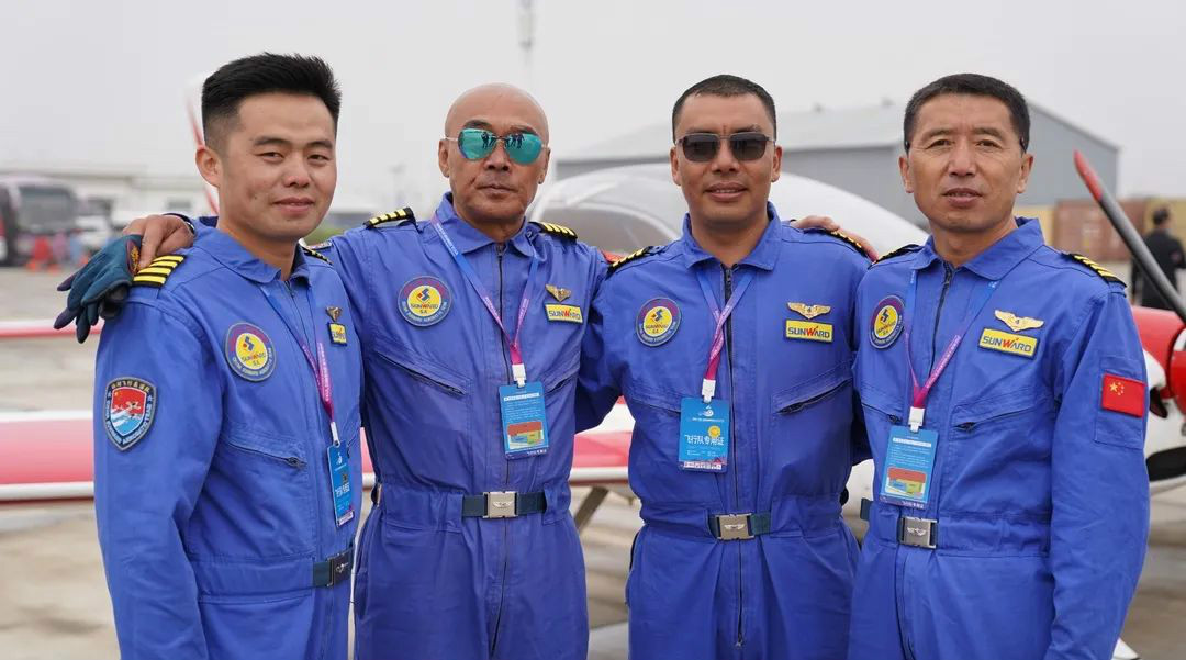 山河四机飞行编队惊艳尧城（太原）国际通用航空飞行大会