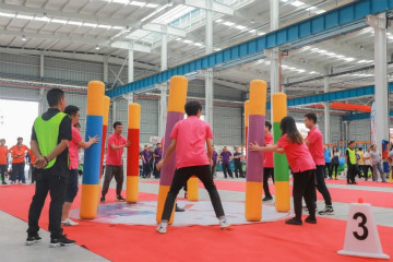 举办21周年庆祝表彰会暨趣味运动会