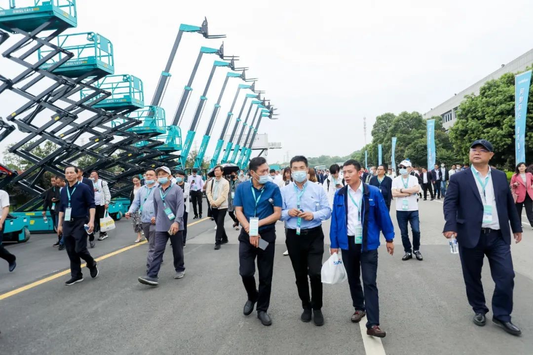 “爆品”出击！客户交流会签约超8亿元