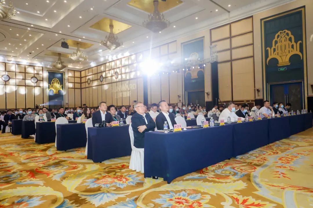 “爆品”出击！客户交流会签约超8亿元