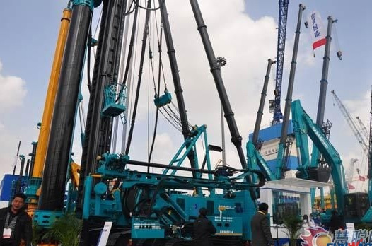 【宝马访谈】董事长何清华教授