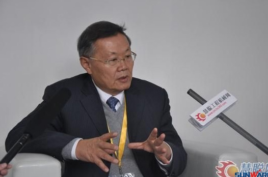 【宝马访谈】董事长何清华教授