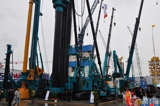 【宝马访谈】董事长何清华教授