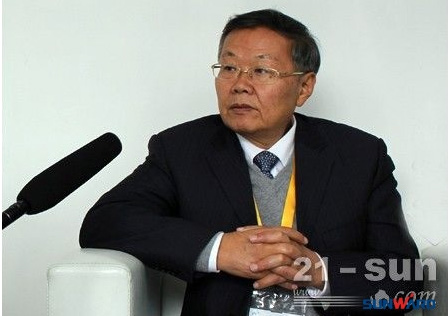 何清华：潜心寻求“山河之路”