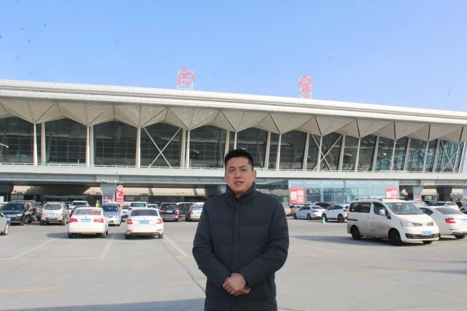 二十八载奋斗，如今他只信任