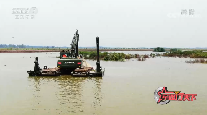 水陆两用挖掘机亮相央视！应急救援“猛将”出战