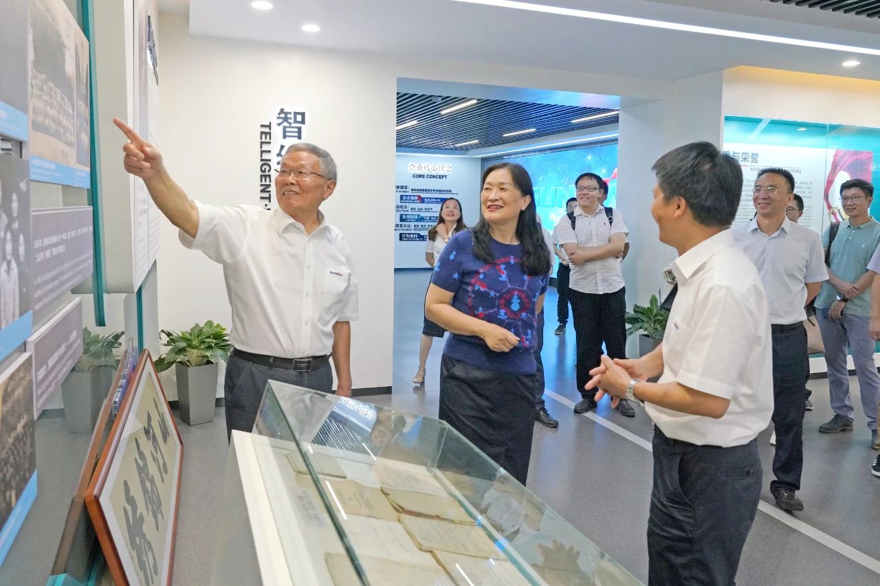 为创新创业精神点赞！中国工程院院士陈晓红一行到访