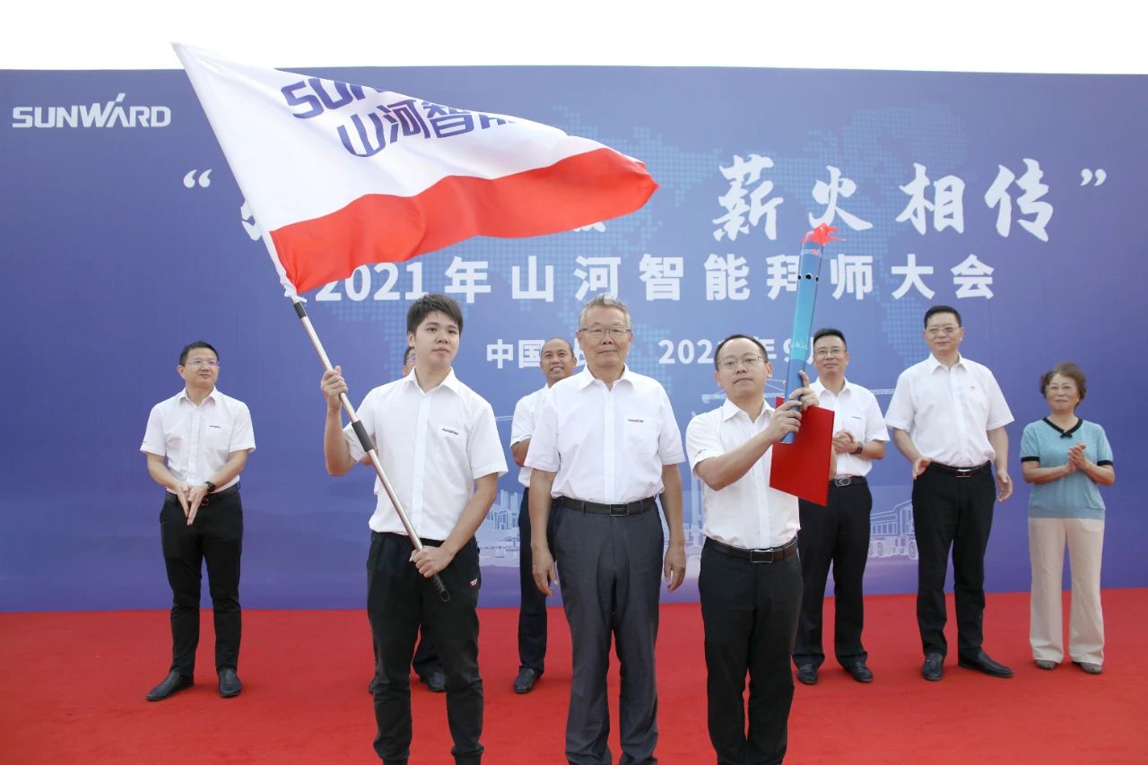 百人齐聚拜师恩 | “传帮带”人才培养模式为公司发展积蓄力量