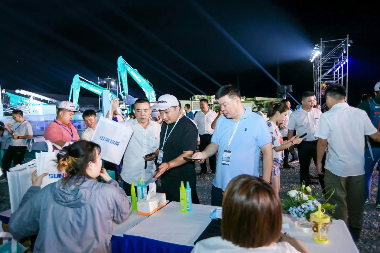 逛展超热闹！成果展示会高能名场面来袭