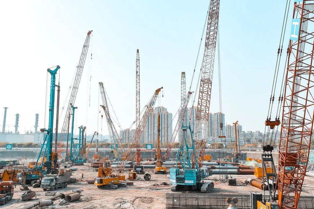 大国重器！超级装备助力北京城市副中心综合交通枢纽站建设