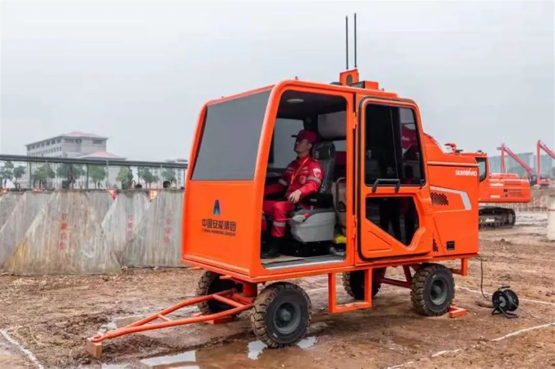 表现亮眼引关注!5G远程遥控挖掘机现身湖北省自然灾害工程应急救援基地