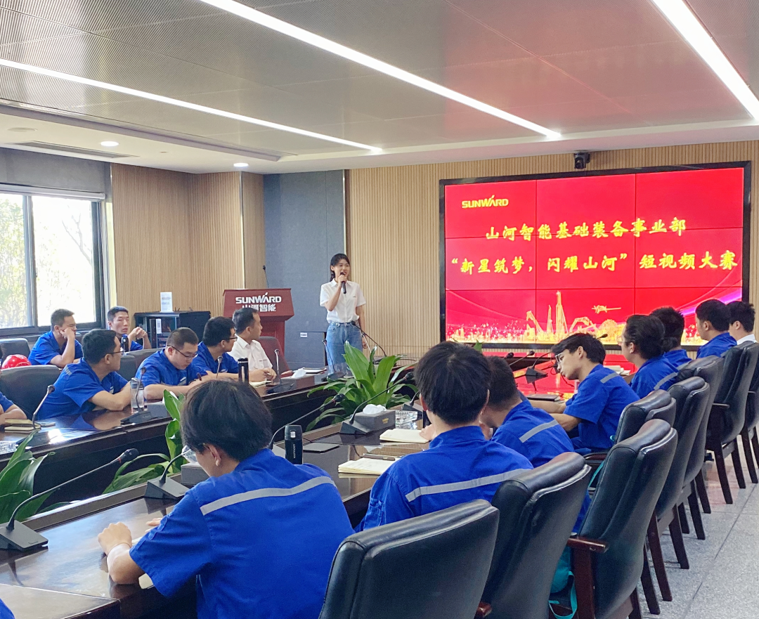 你好 2022！再见 2021！我与共成长