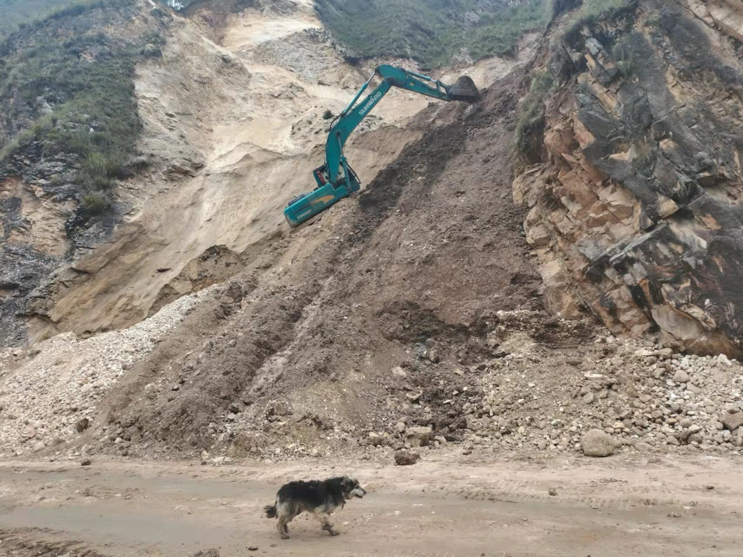 挑战世界第二高山脉！装备助力秘鲁安第斯国家公路项目建设