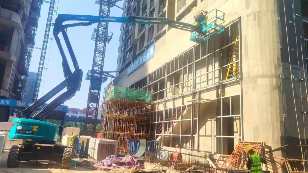 正式“上岗”！首台电动曲臂式高空作业平台入驻华南市场