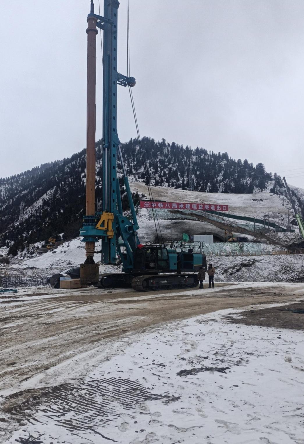 决战“世界之巅”！旋挖钻机实力助建川藏铁路