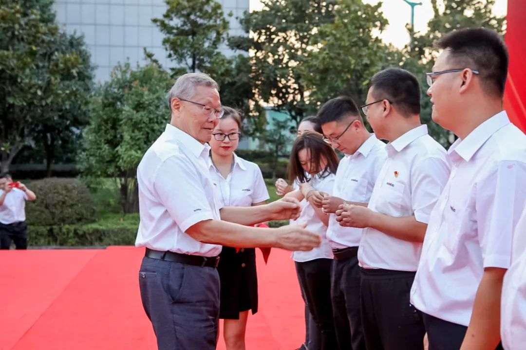 喜迎二十大 携手向未来 | 成立23周年庆祝表彰大会暨趣味运动会隆重举行