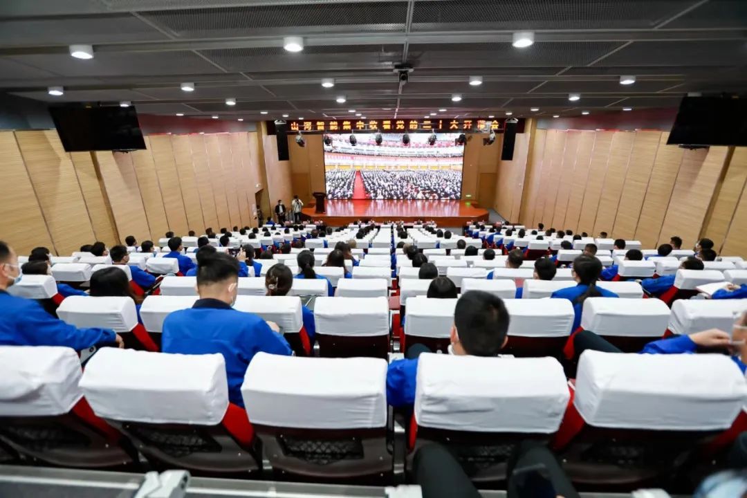 振奋人心！党员干部集中收看党的二十大开幕会盛况