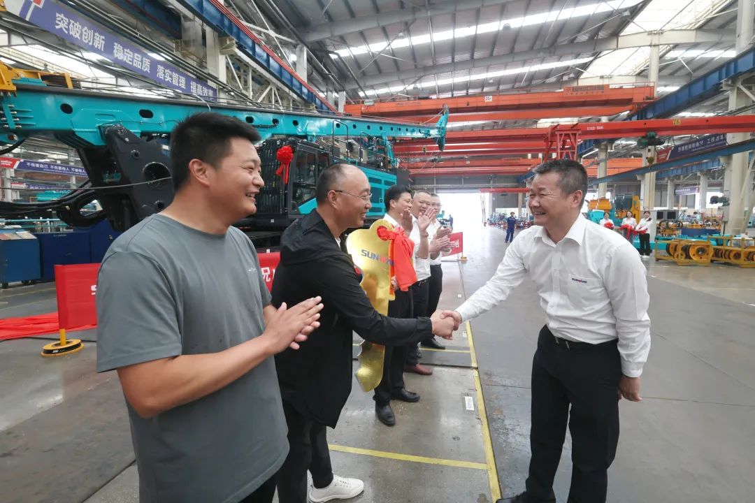 助力“双碳”、绿动未来！增程式电动旋挖钻机、液压混合动力旋挖钻机齐交付