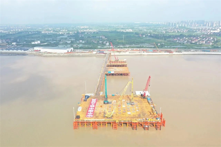 再战世界级工程！超级旋挖钻机SWDM800H助建杭州湾跨海铁路桥项目