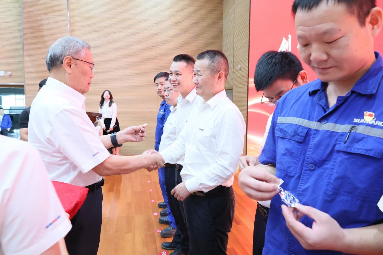 强信心 聚合力 共建美好家园——庆祝成立24周年表彰大会隆重召开
