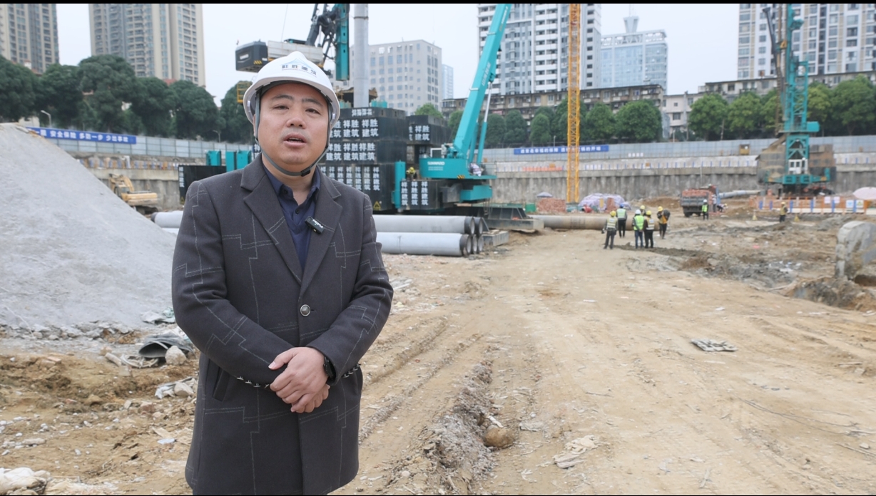 “绿巨人”显神威！引孔式静力压桩机助建“绿城”南宁民生项目