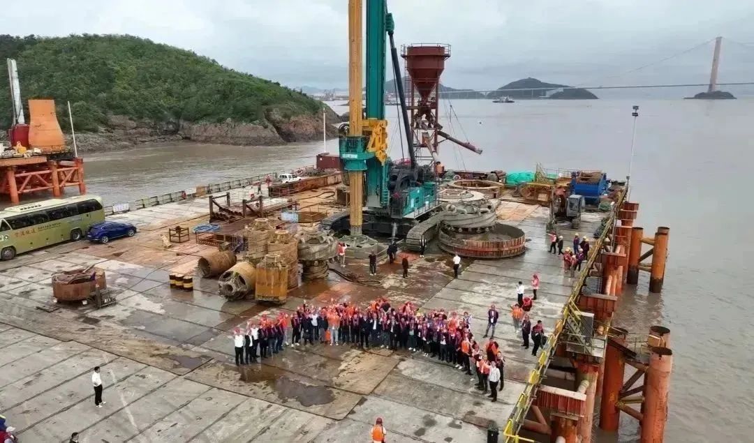 全面告捷！超级旋挖钻机圆满完成甬舟铁路西堠门公铁两用大桥桩基施工任务