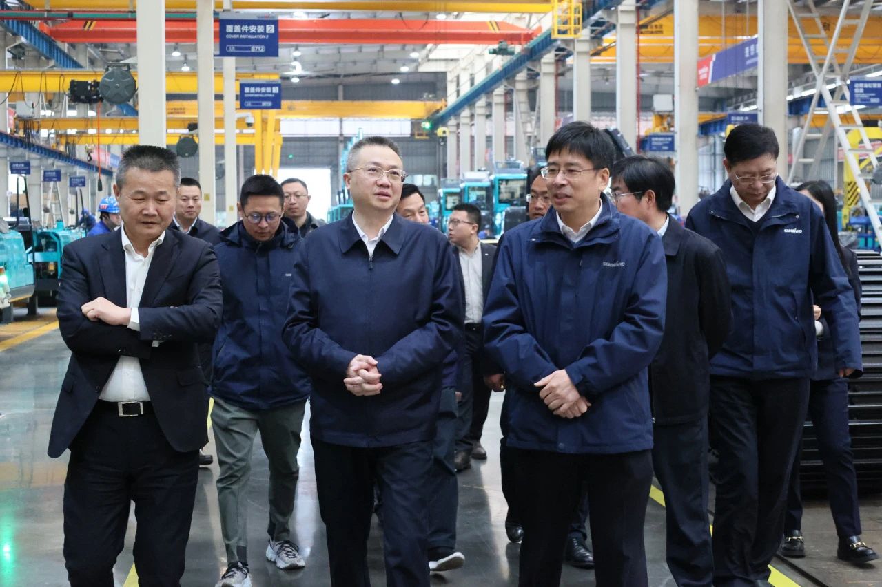 长沙市人民政府副市长康镇麟调研