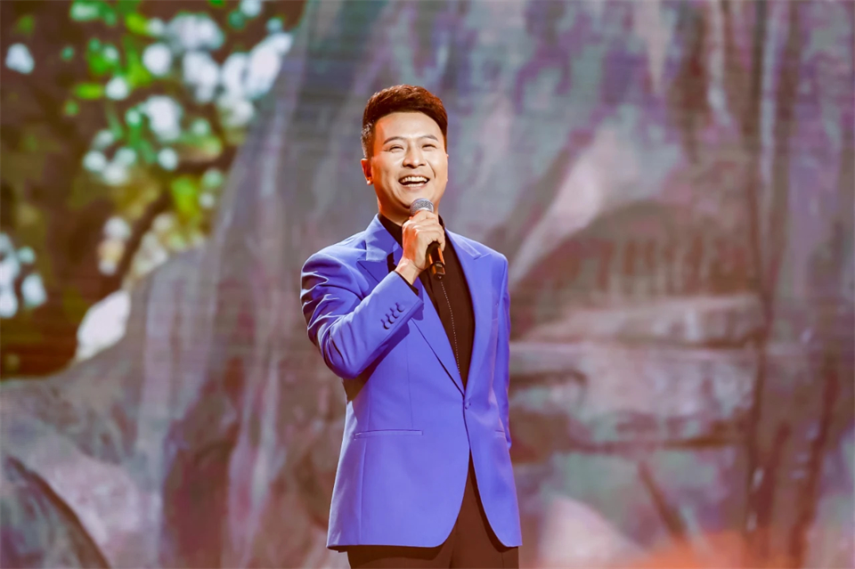 创新引领价值 理想成就未来——庆祝成立25周年表彰大会暨文艺晚会隆重举行