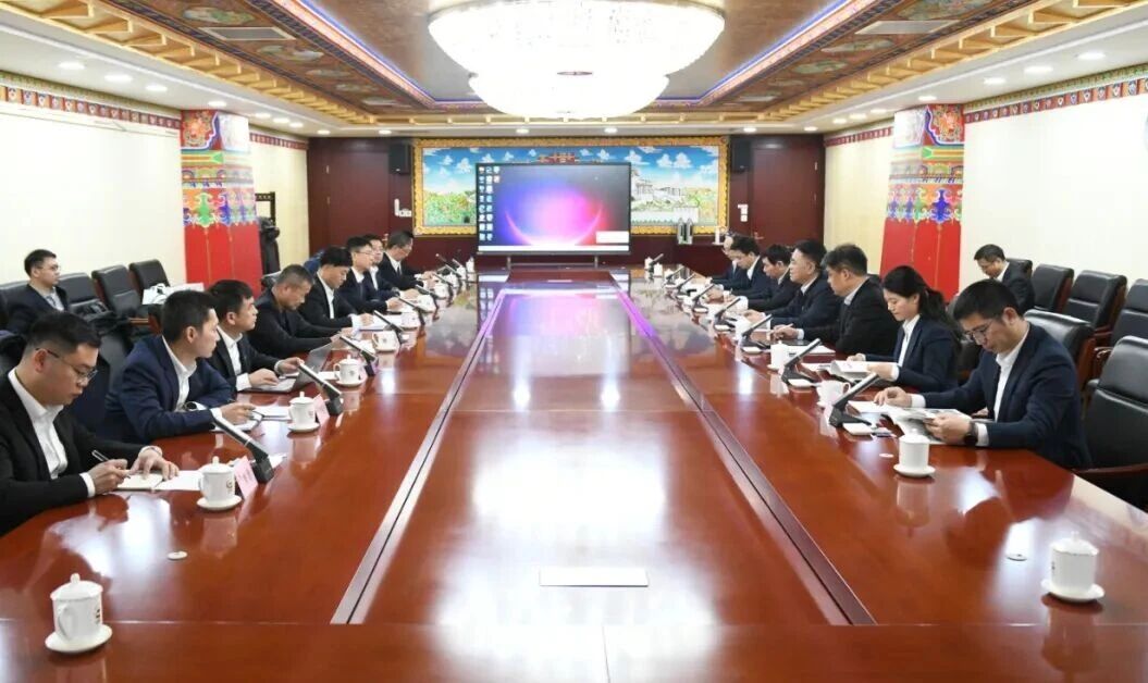 广州工控集团董事长景广军率团队到中国黄金集团拜访交流