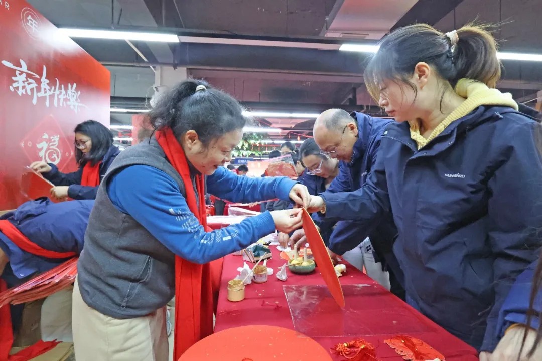 笔墨迎春，祝福暖心！在“囤”年味、送温暖、迎新春