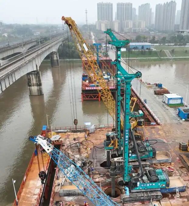 啃下“硬骨头”！旋挖钻机助力长沙湘江铁路特大桥主墩桩基工程完美收官