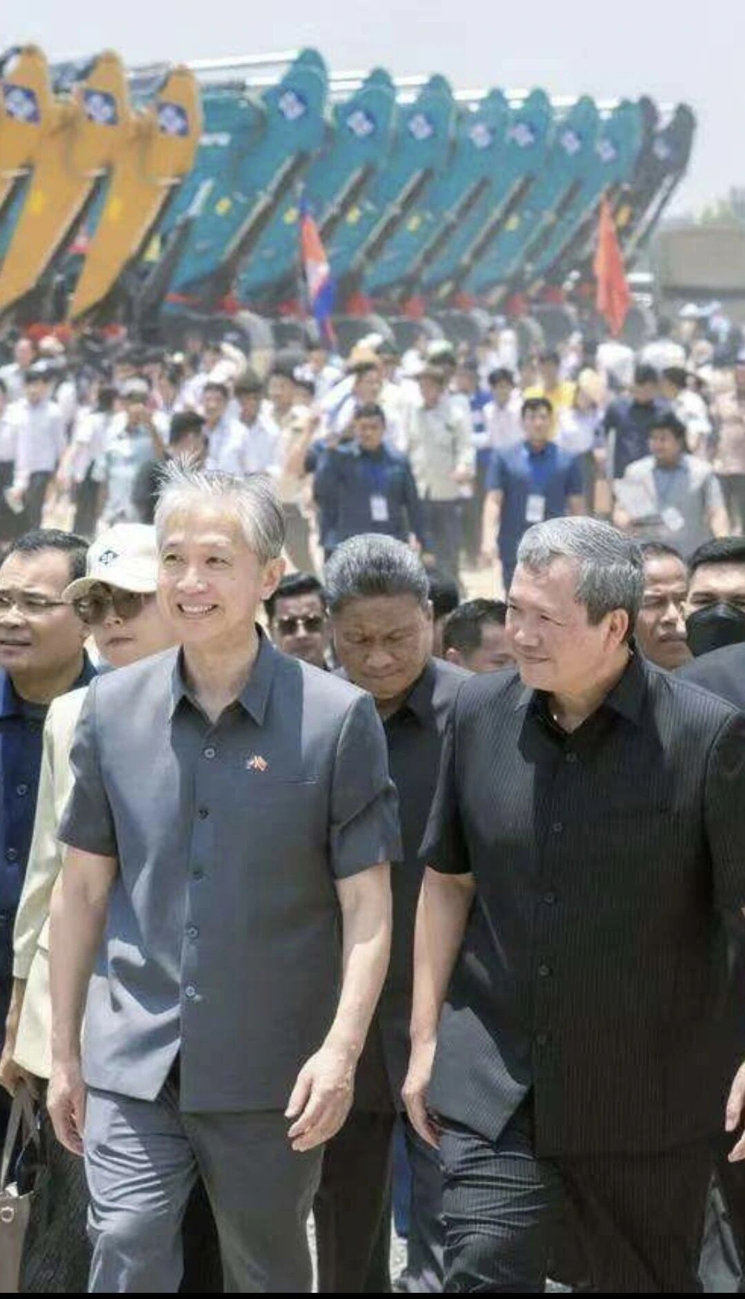 共建“一带一路”：挖掘机助力柬埔寨水利大动脉建设