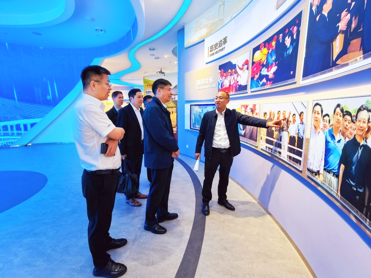 与中国水电十四局座谈，共谋水利水电装备智能化绿色化发展